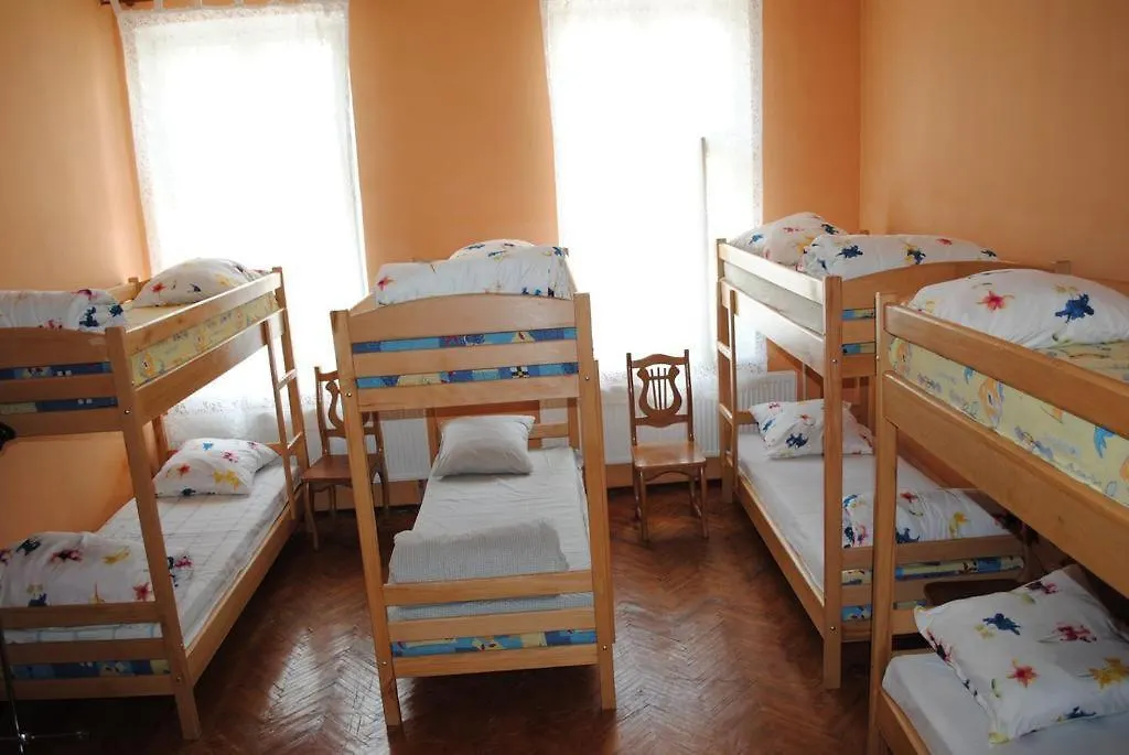 Newplay Hostel Λβιβ