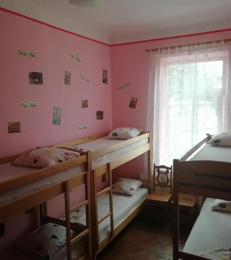 Newplay Hostel Λβιβ